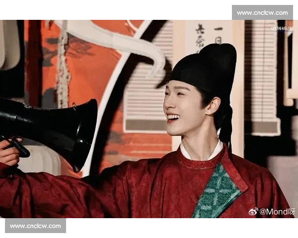 李昀锐寸头亮相：射箭钉靶心，帅得很有底气