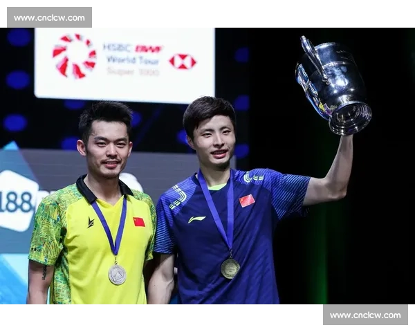 林丹与石宇奇激烈对决 谁将成为羽毛球场上的新王者